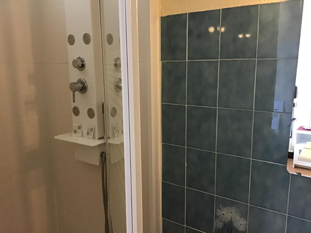 L'Ilot Fleuri Hotel Льо Лаванду Екстериор снимка