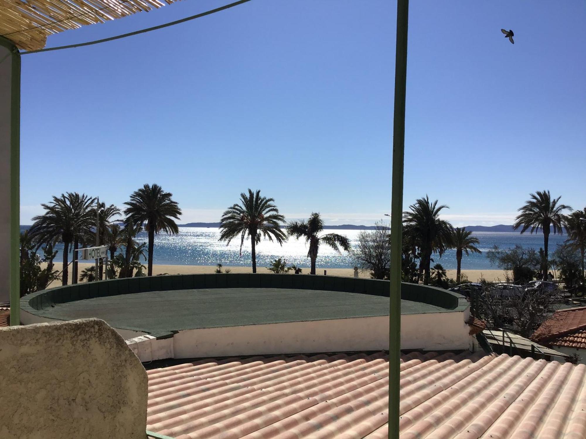 L'Ilot Fleuri Hotel Льо Лаванду Екстериор снимка