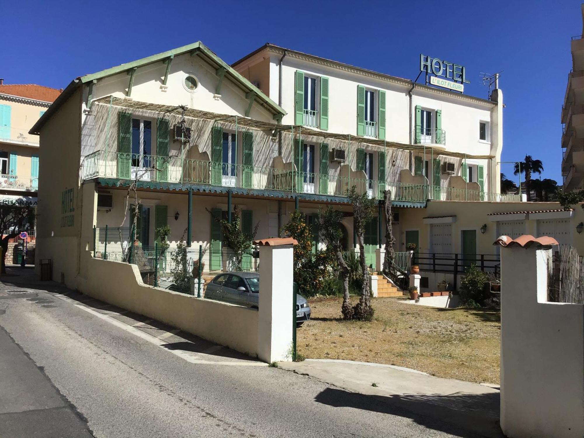 L'Ilot Fleuri Hotel Льо Лаванду Екстериор снимка
