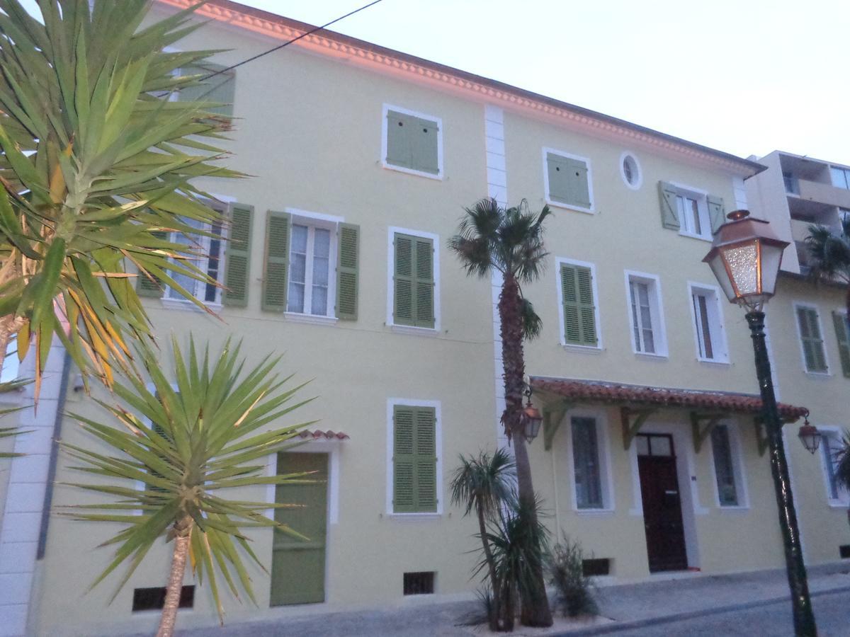 L'Ilot Fleuri Hotel Льо Лаванду Екстериор снимка